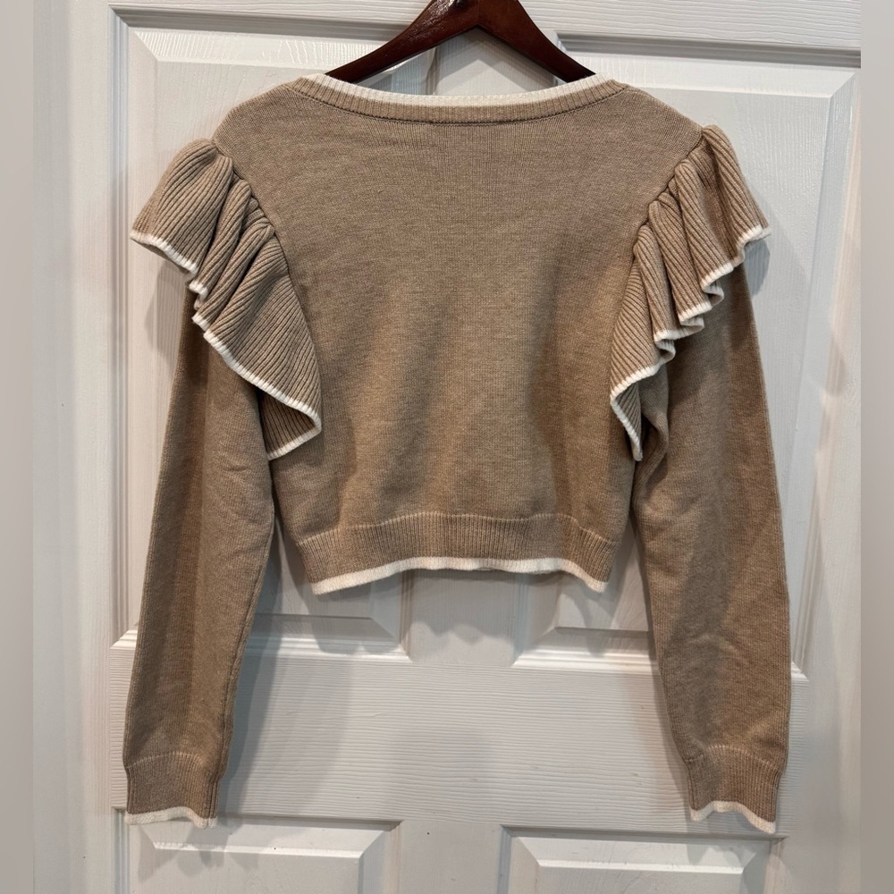 Day + Moon Dusty Latte/Creme Trim Women’s Ruffled Sleeve Sweater Size M Pullover - Picture 3 of 7